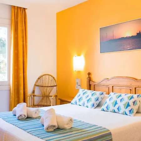 Sagitario Vista Playa II Apartamentos * Cala Blanca (Menorca)